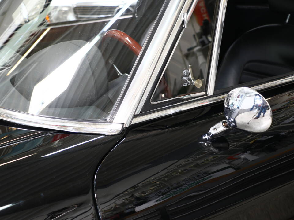 Bild 24/32 von Alfa Romeo 2.0 Spider (1989)