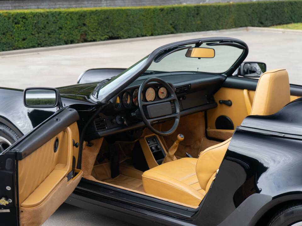 Imagen 22/32 de Porsche 911 Speedster 3.2 (1989)