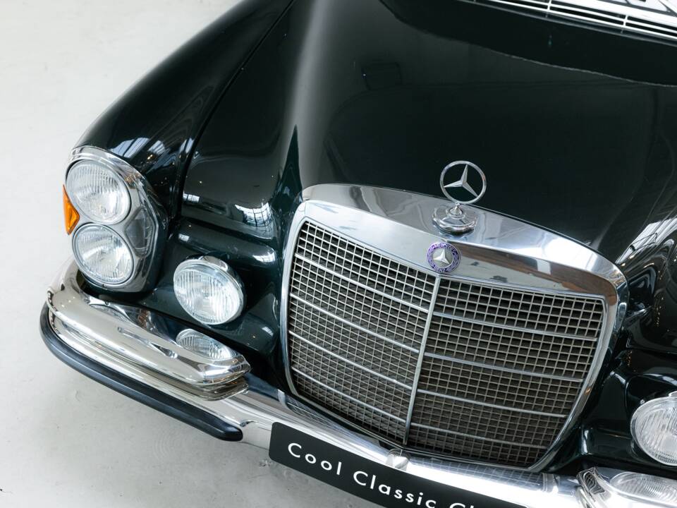 Image 20/26 of Mercedes-Benz 280 SE 4,5 (1972)