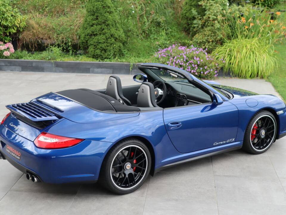 Bild 50/50 von Porsche 911 Carrera 4 GTS (2011)