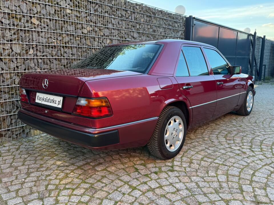 Immagine 45/75 di Mercedes-Benz 230 E (1992)