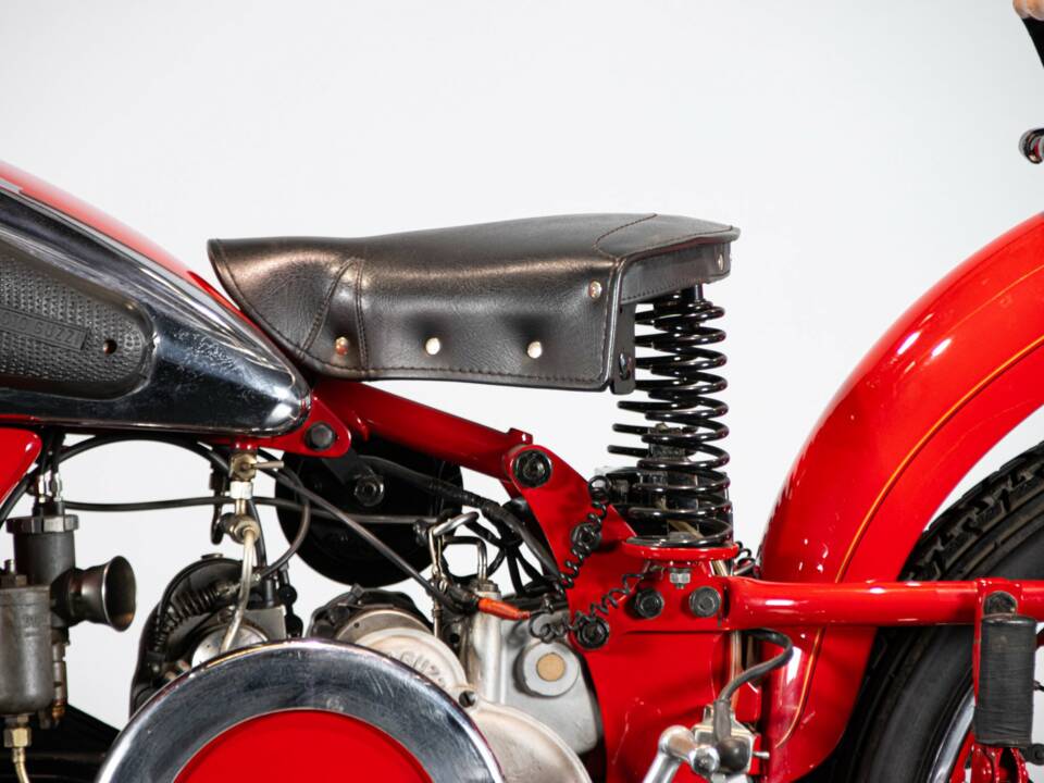 Imagen 25/50 de Moto Guzzi DUMMY (1939)