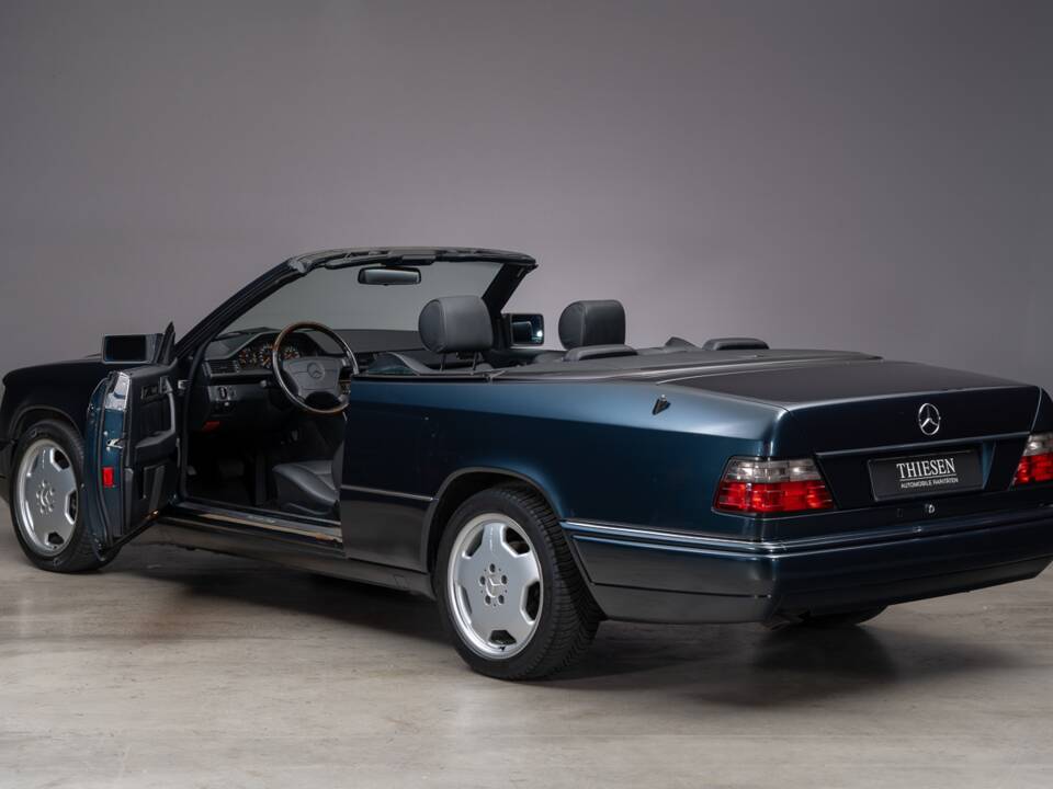 Image 9/28 of Mercedes-Benz E 320 &quot;Final Edition&quot; (1997)