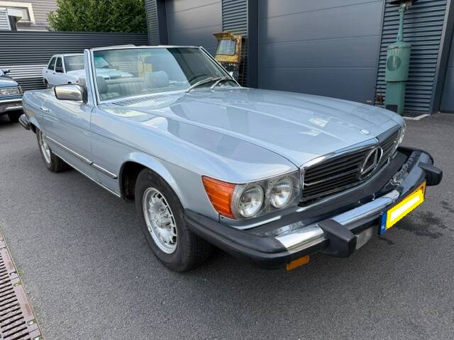 Image 2/27 de Mercedes-Benz 450 SL (1980)