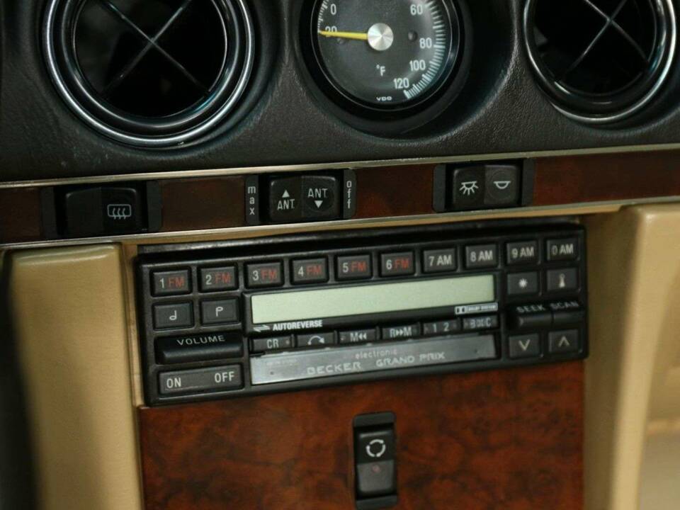 Bild 15/30 von Mercedes-Benz 560 SL (1989)