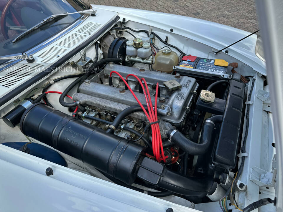 Afbeelding 16/72 van Alfa Romeo 2000 Spider Veloce (1981)