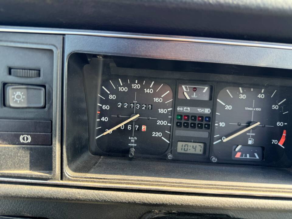 Image 14/18 of Volkswagen Golf Mk I Convertible 1.8 (1984)