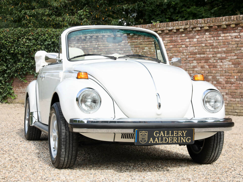 Image 26/50 of Volkswagen Käfer 1303 &quot;Champagne Edition&quot; (1977)