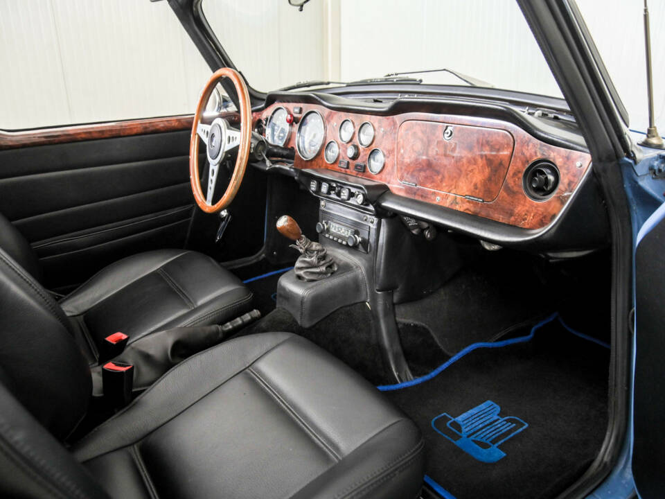 Immagine 12/50 di Triumph TR 6 (1973)