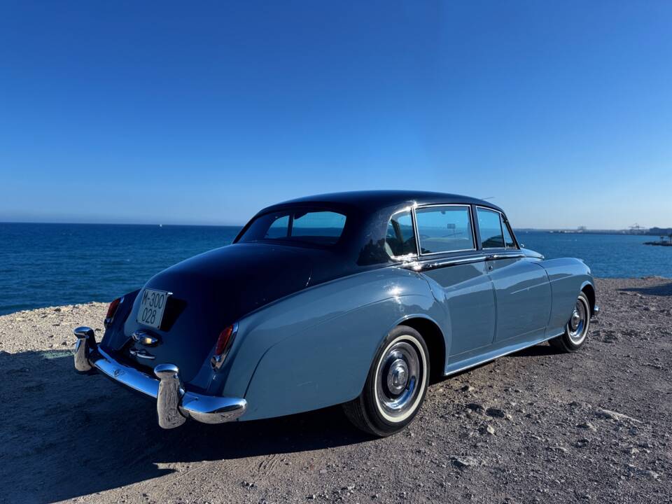 Image 28/46 of Bentley S 2 (1961)