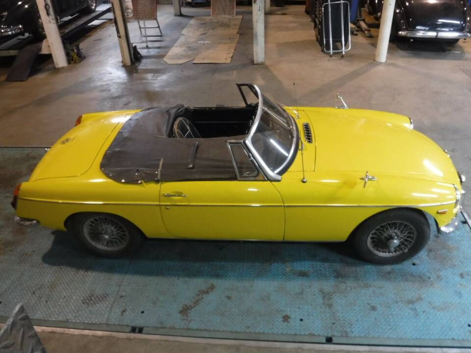 Image 40/50 of MG MGB (1967)