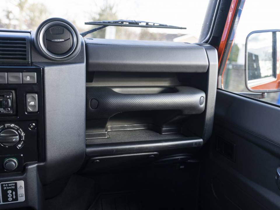 Bild 28/38 von Land Rover Defender 110 (2016)
