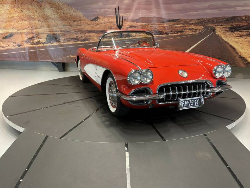 Image 8/50 of Chevrolet Corvette (1959)