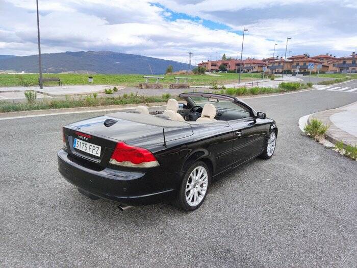 Bild 6/7 von Volvo C70 T5 (2007)