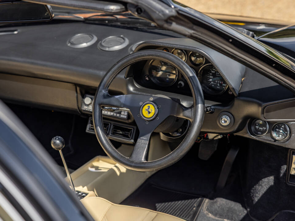 Image 33/80 of Ferrari 308 GTSi Quattrovalvole (1985)