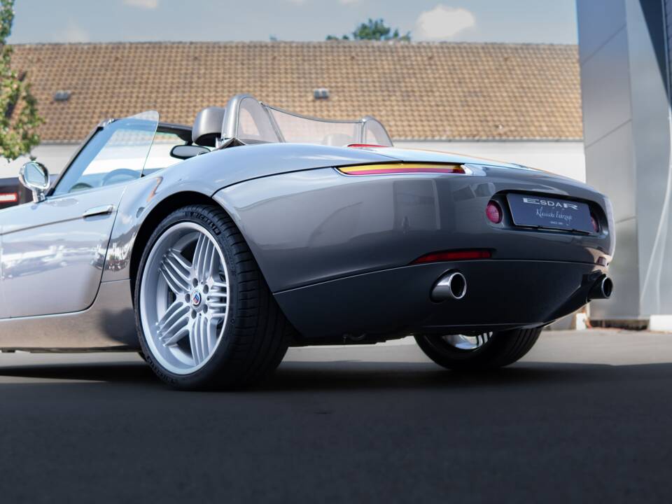 Image 12/32 of BMW Z8 (2001)