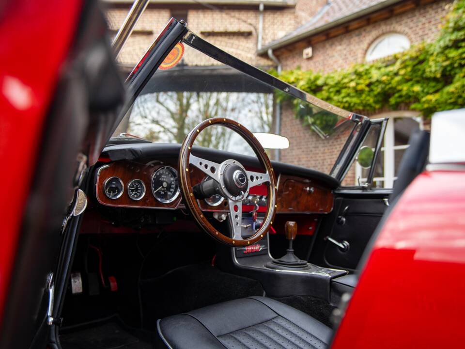 Image 4/18 of Austin-Healey 3000 Mk III (BJ8) (1967)