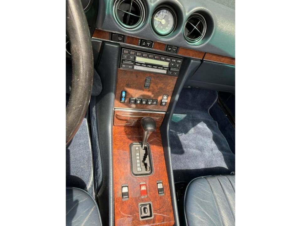 Afbeelding 23/44 van Mercedes-Benz 560 SL (1986)