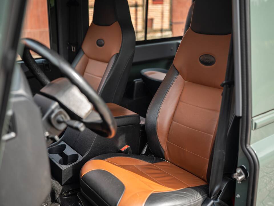 Image 26/42 of Land Rover Defender 90 (2015)