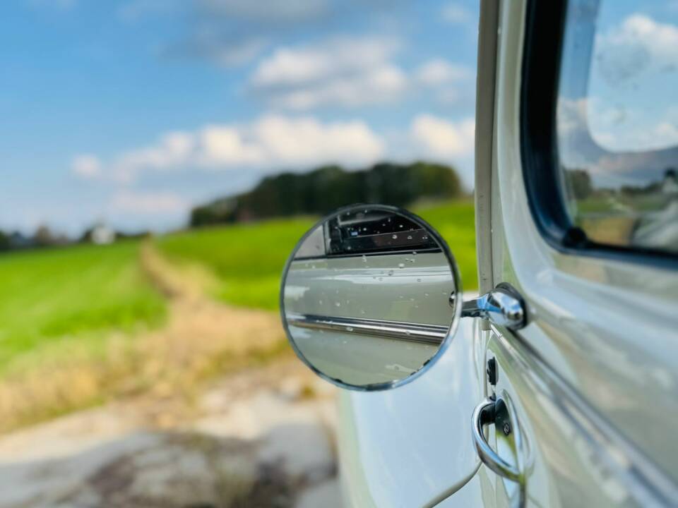 Imagen 3/35 de Renault 4 CV (1956)