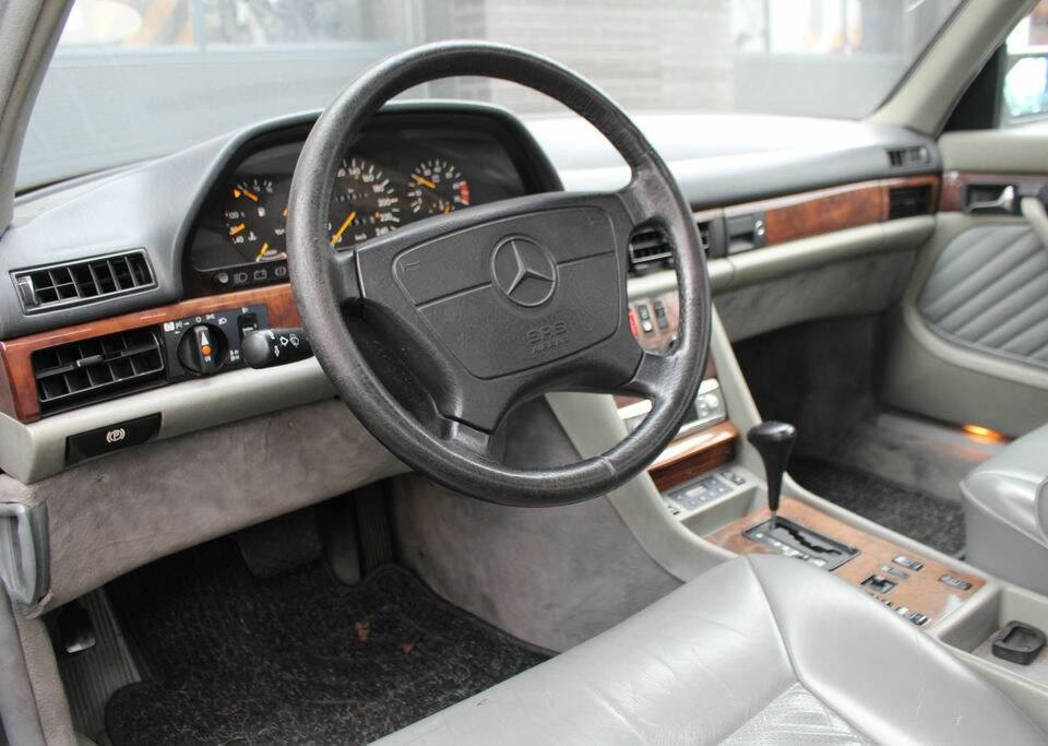 Bild 2/8 von Mercedes-Benz 500 SEL (1981)