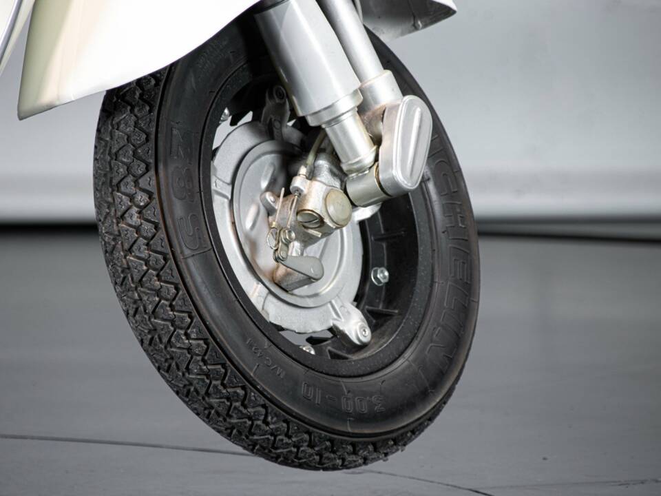 Image 26/41 de Piaggio Vespa 50 SS (1966)