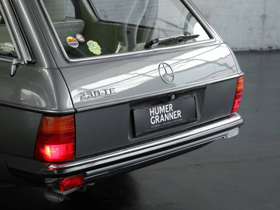 Image 10/49 of Mercedes-Benz 230 TE (1981)