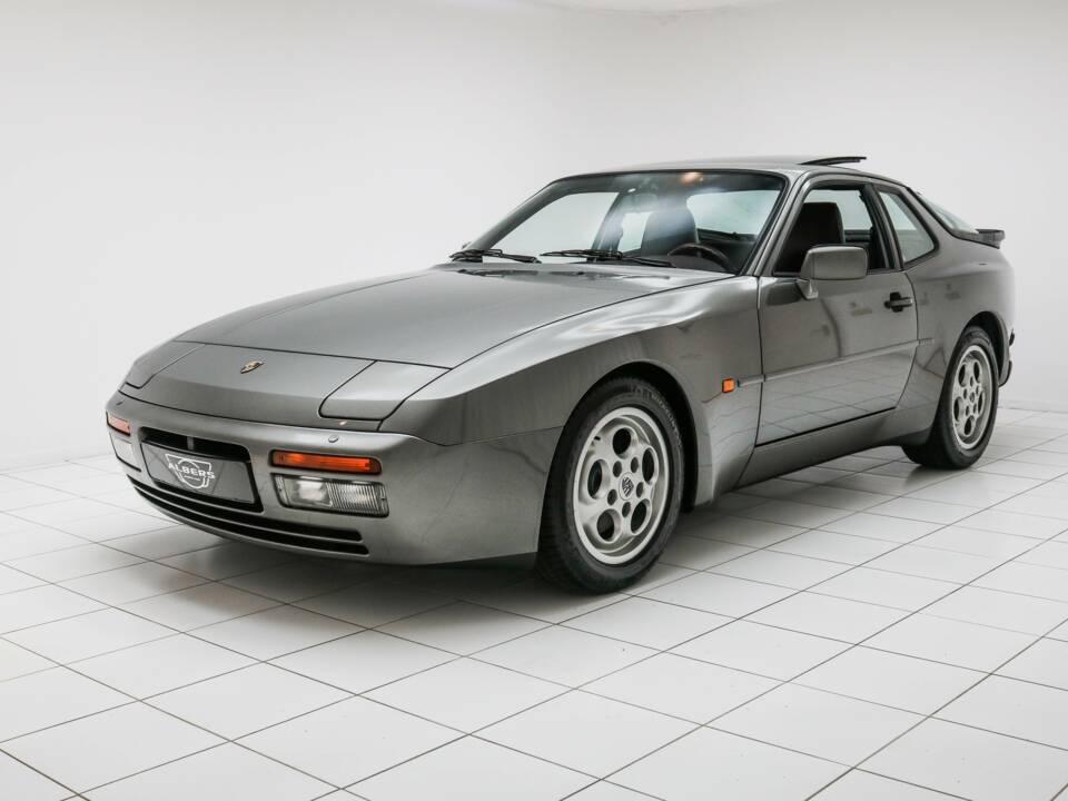 Bild 1/19 von Porsche 944 Turbo (1988)
