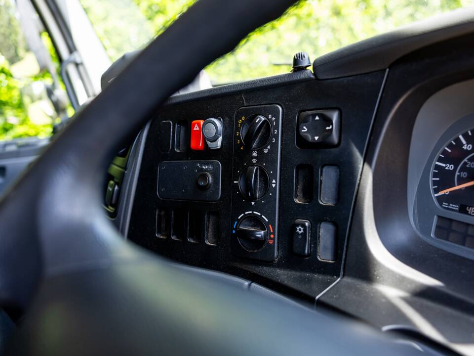 Image 29/31 of Mercedes-Benz Atego 1325 (2009)