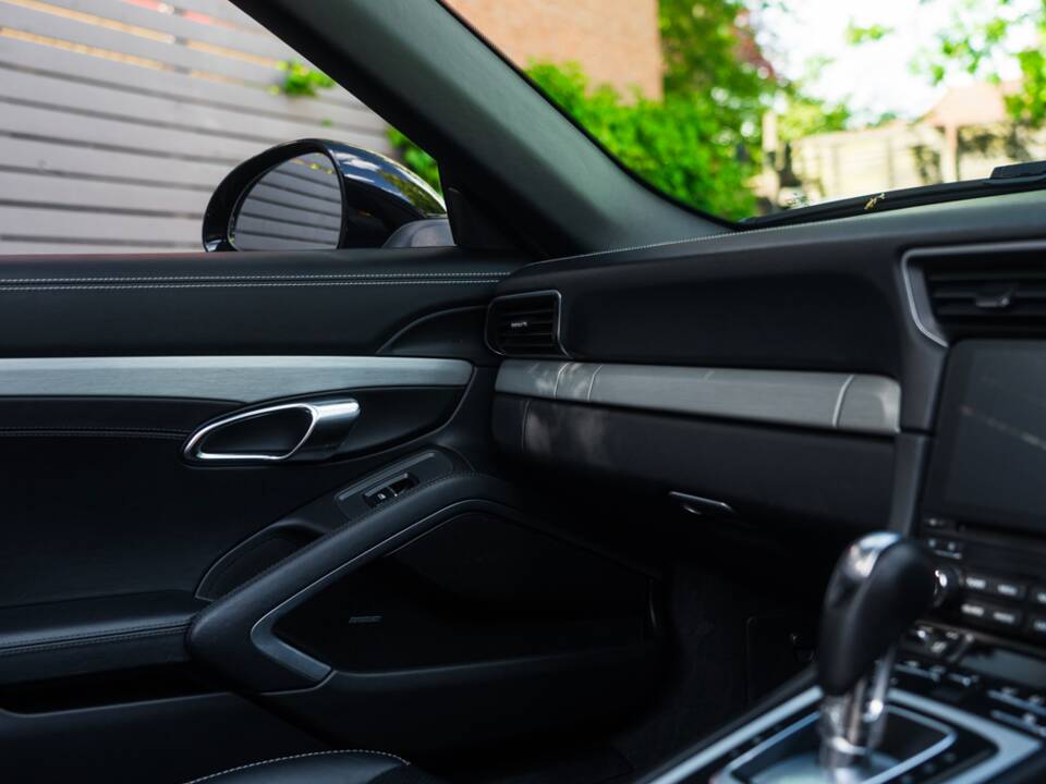 Bild 35/57 von Porsche 911 Carrera (2016)