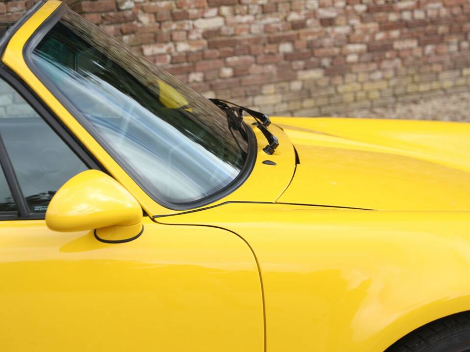 Image 44/50 of Porsche 911 Carrera 2 &quot;America Roadster&quot; (1993)