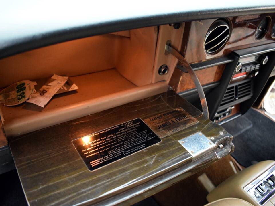Image 47/50 of Rolls-Royce Silver Shadow II (1979)