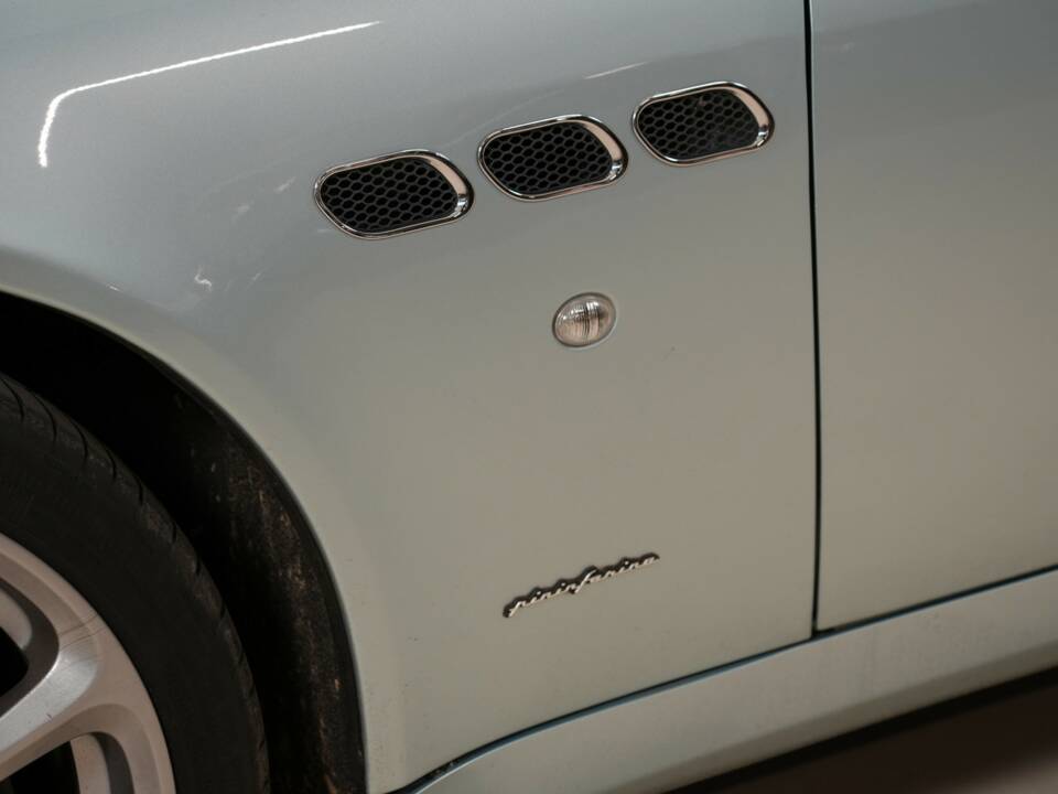 Bild 21/38 von Maserati Quattroporte 4.2 (2005)