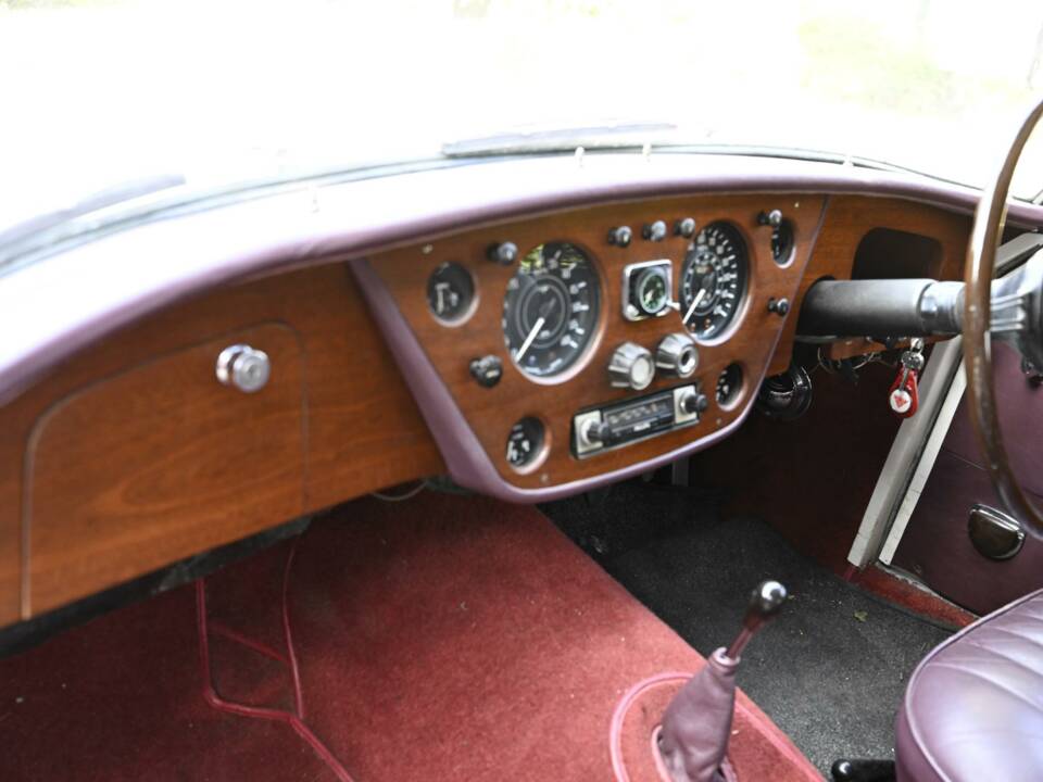 Image 21/38 of Alvis TD 21 (1962)