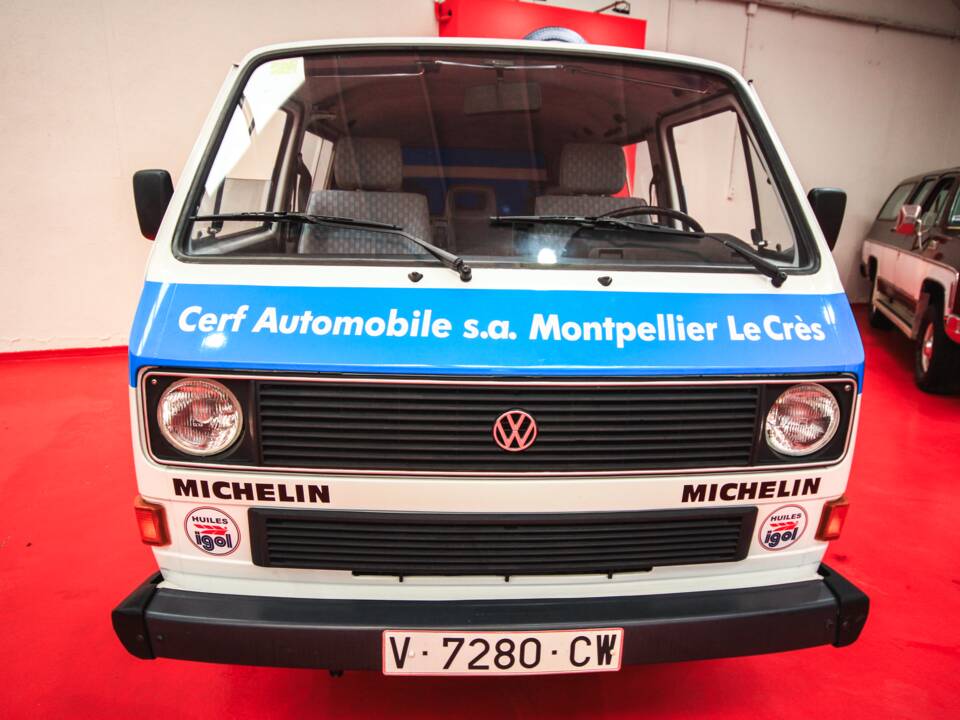 Bild 6/18 von Volkswagen T3 Kombi 1.9 (1989)