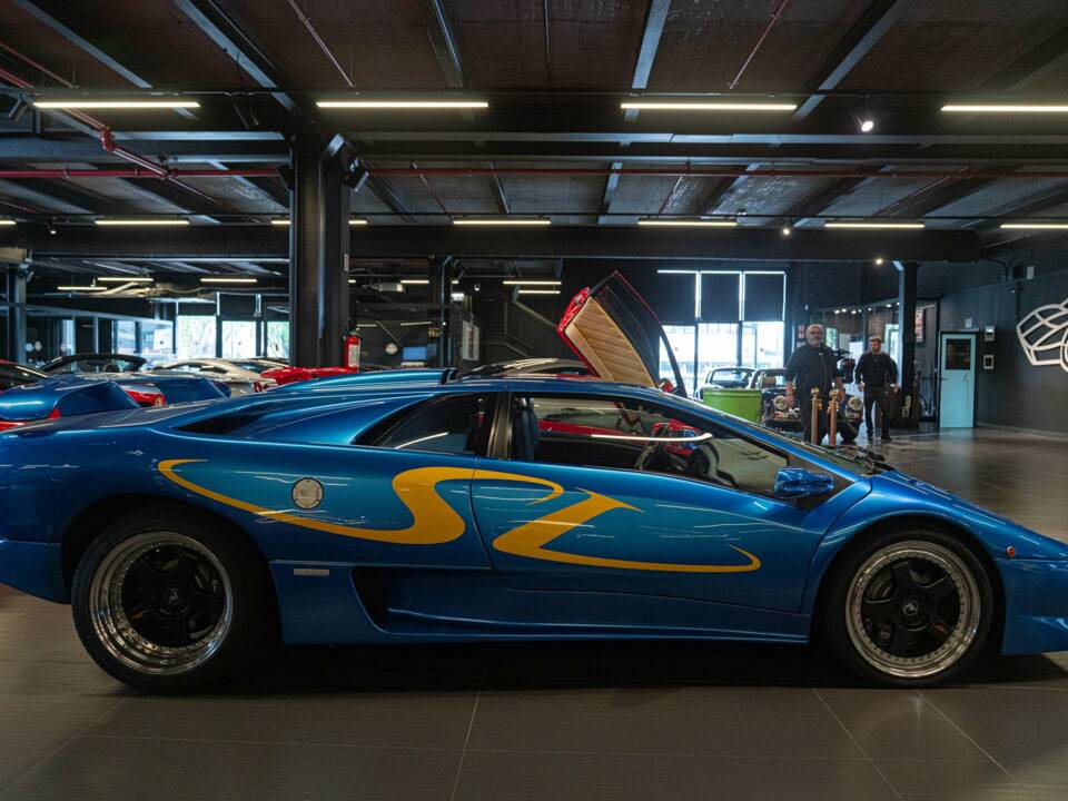 Image 5/36 of Lamborghini Diablo SV (1998)
