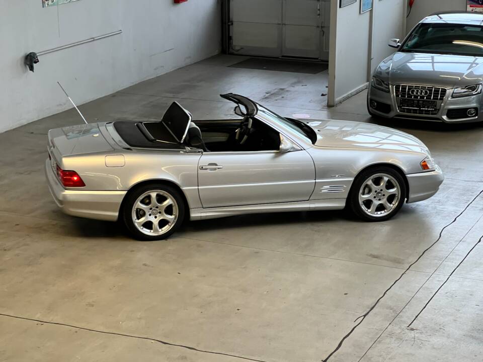 Image 2/82 of Mercedes-Benz SL 500 &quot;Silver Arrow&quot; (2001)