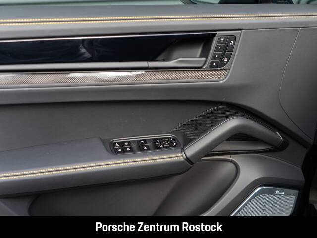 Obraz 16/33 pojazdu Porsche Cayenne Coupé Turbo S E-Hybrid (2026)