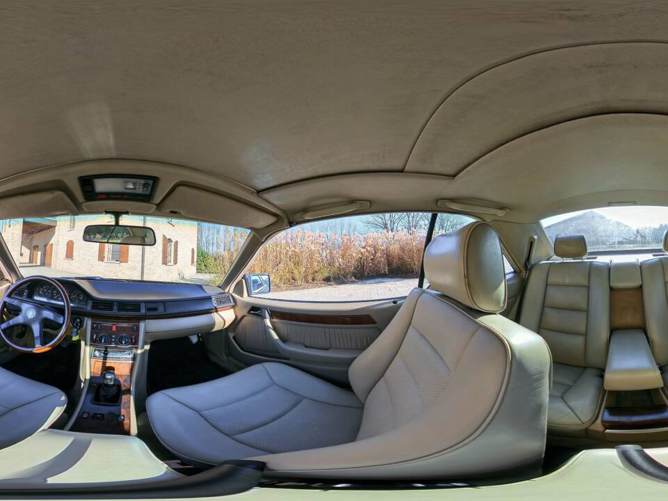 Immagine 50/50 di Mercedes-Benz 200 CE (1992)