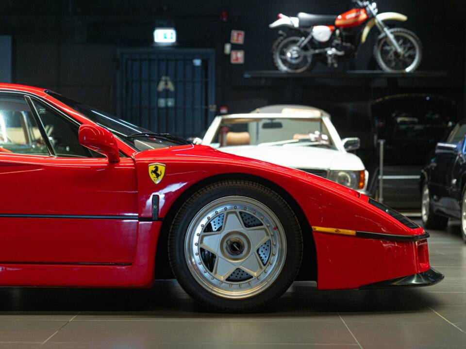 Image 23/50 de Ferrari F40 (1991)