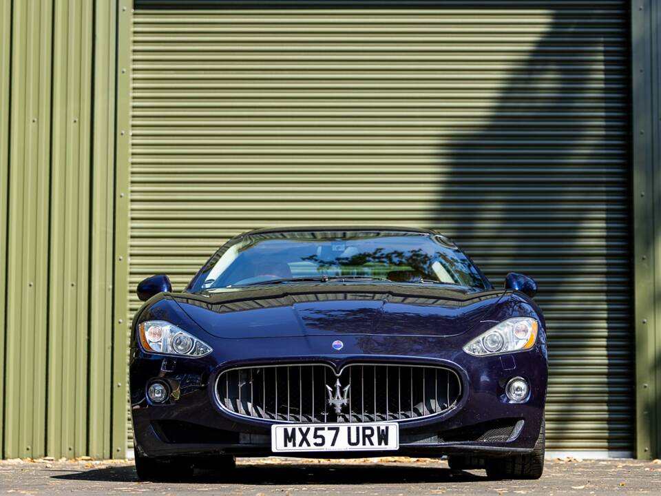 Immagine 25/31 di Maserati GranTurismo 4.2 (2008)