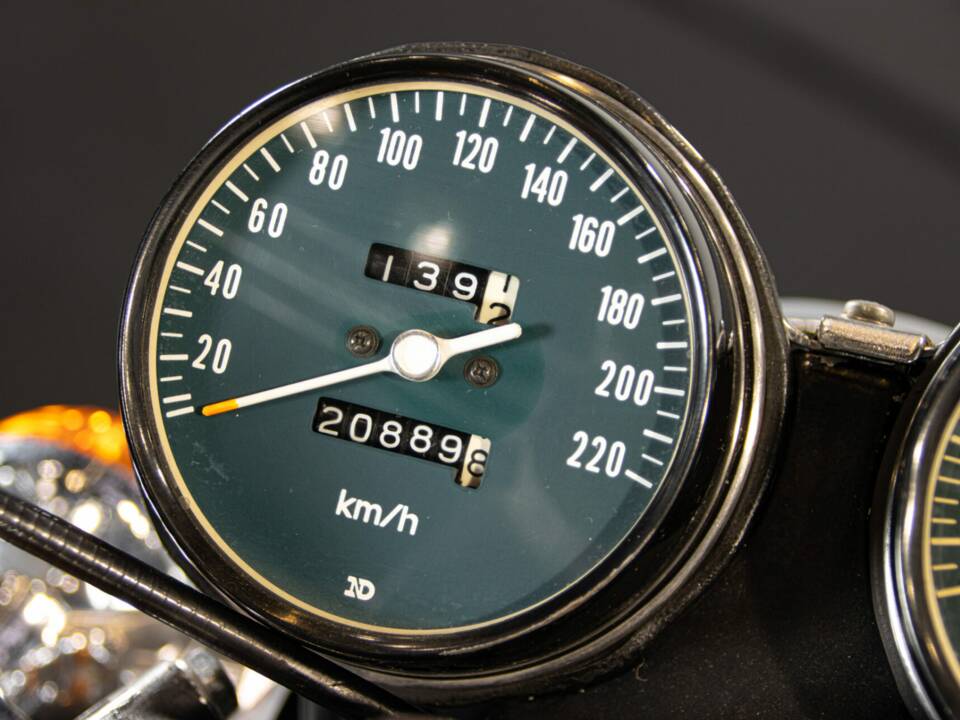 Image 40/50 of Honda CB 750 Four (1975)