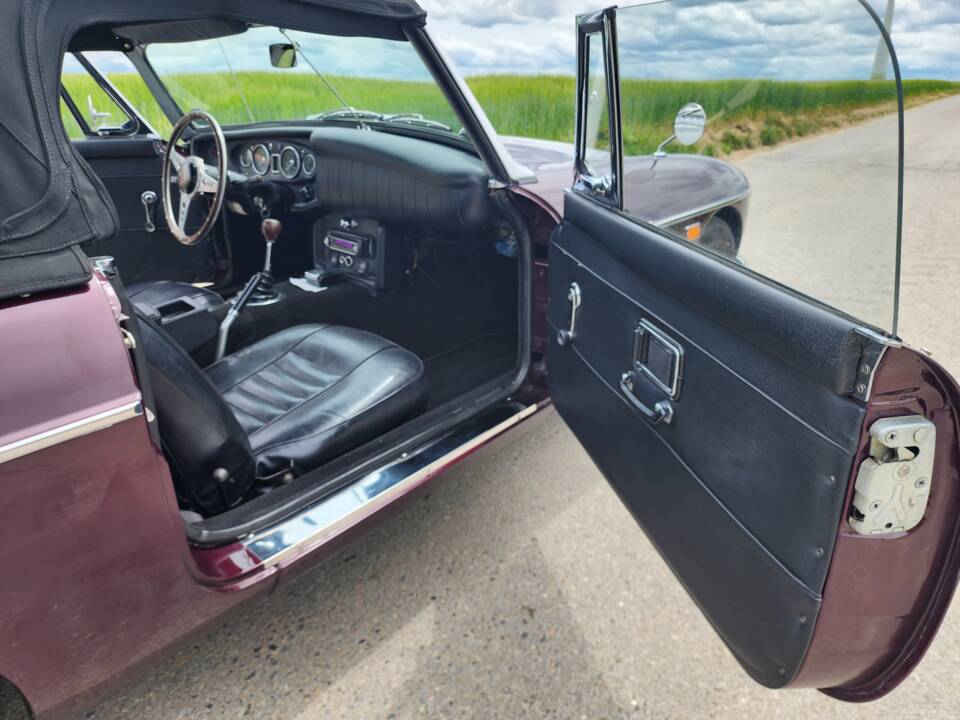 Obraz 15/56 pojazdu MG MGB (1969)