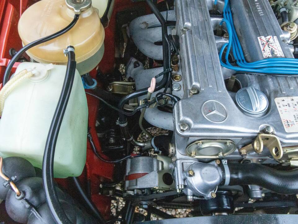 Bild 42/50 von Mercedes-Benz 280 SLC (1975)