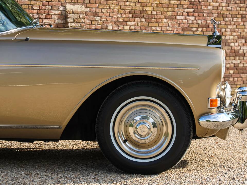 Image 47/50 of Rolls-Royce Silver Cloud III "Chinese Eyes" (1965)