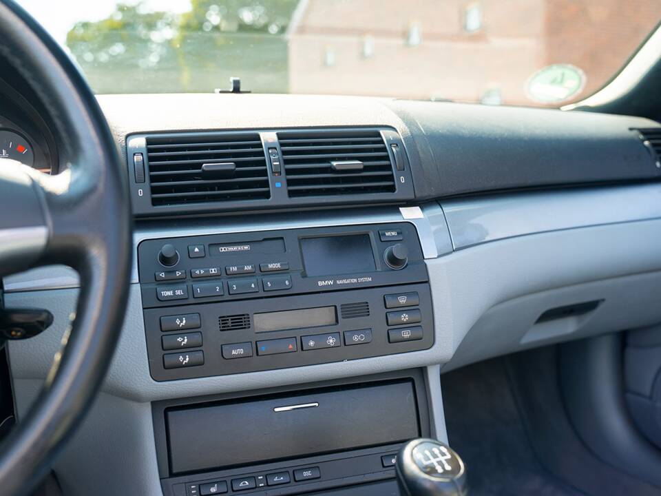 Image 25/31 of BMW 325Ci (2001)