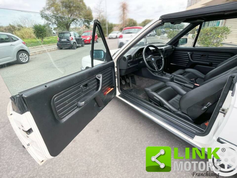 Afbeelding 9/10 van BMW 325i (1986)