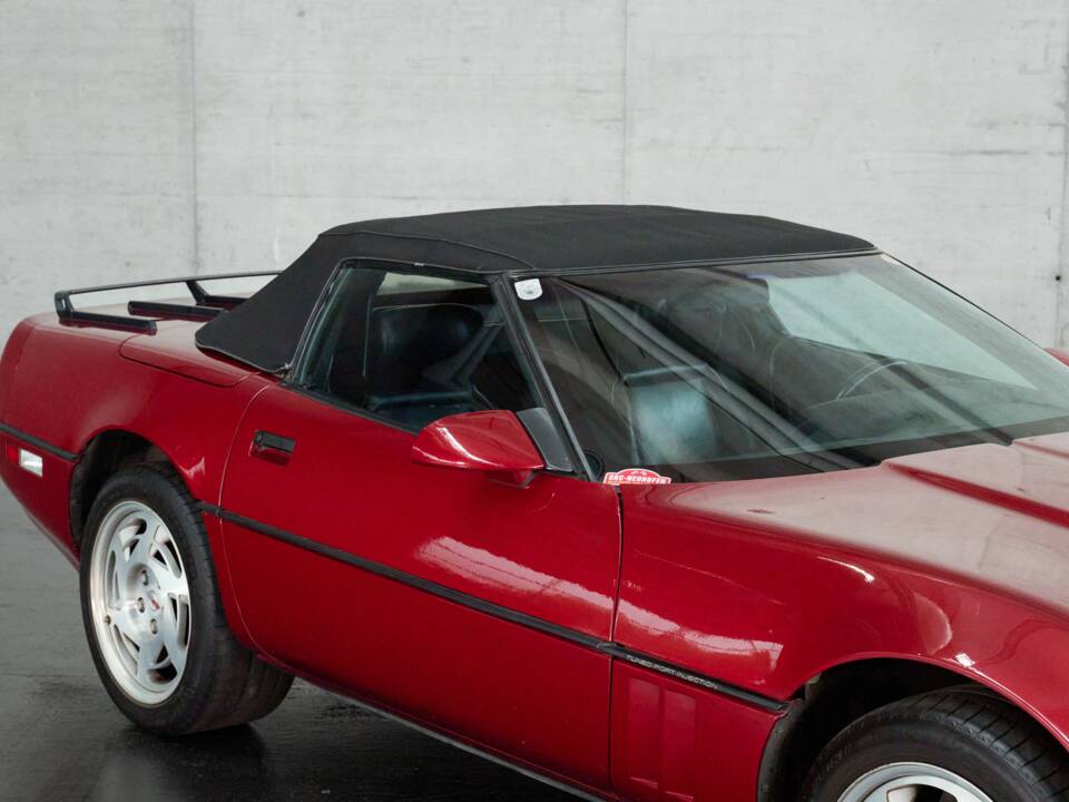 Imagen 32/50 de Chevrolet Corvette Convertible (1990)