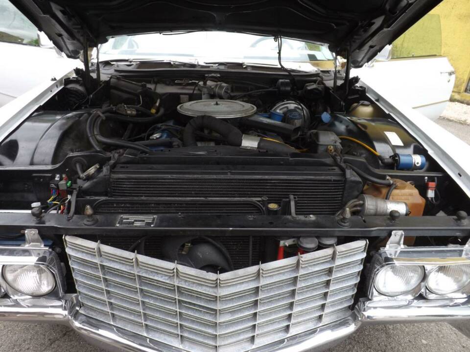 Immagine 31/50 di Cadillac DeVille Convertible (1969)