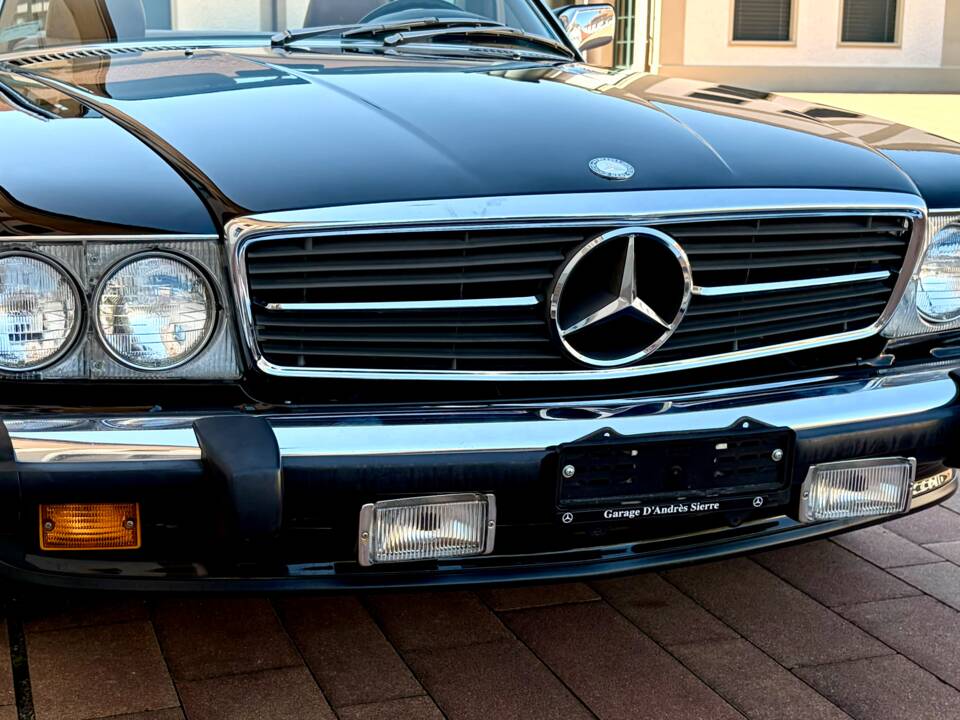 Immagine 7/20 di Mercedes-Benz 560 SL (1986)